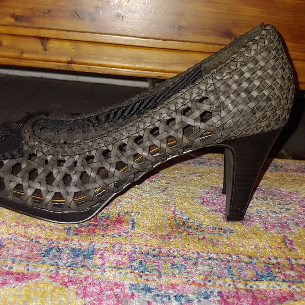 Bongo Open-Toed Pumps - Picture 4 of 4